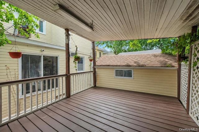 10530 Van Wyck Expressway, Richmond Hill S., NY 11419