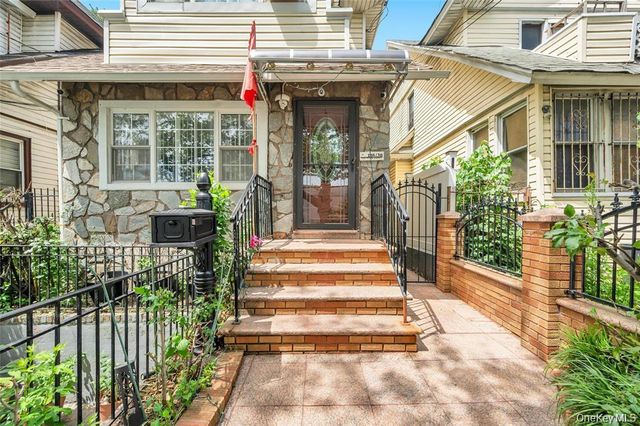 10530 Van Wyck Expressway, Richmond Hill S., NY 11419