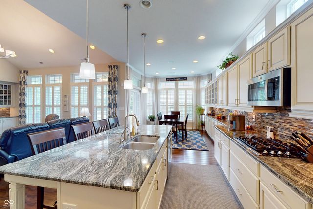 6030 Royal Gate Place, Indianapolis, IN 46237