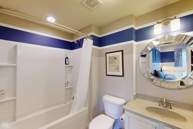 6030 Royal Gate Place, Indianapolis, IN 46237