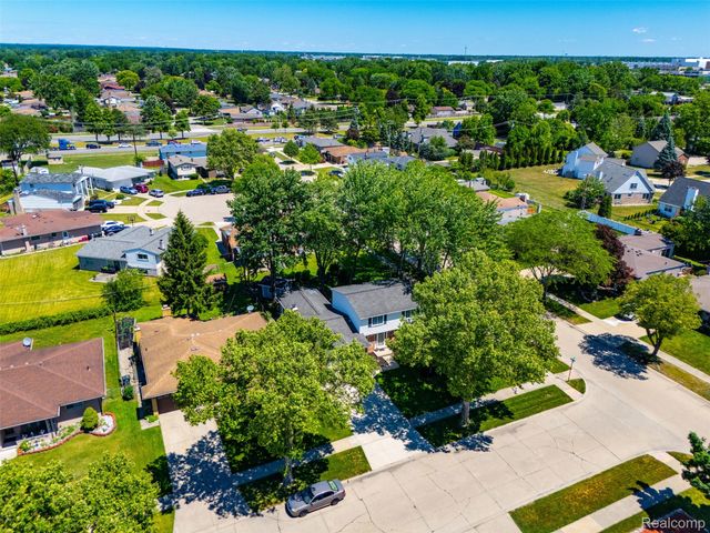 5159 Lewis Drive, Sterling Heights, MI 48310