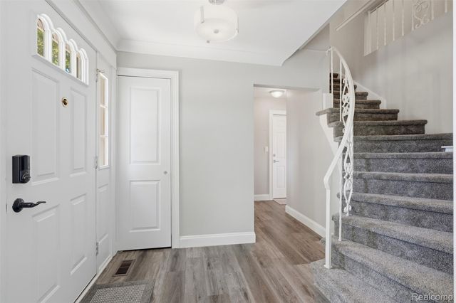 5159 Lewis Drive, Sterling Heights, MI 48310