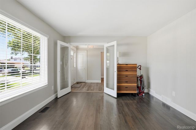 5159 Lewis Drive, Sterling Heights, MI 48310