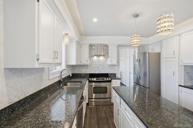 5159 Lewis Drive, Sterling Heights, MI 48310