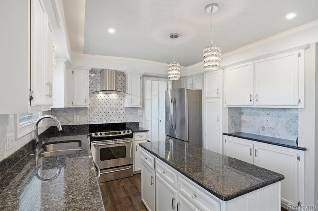 5159 Lewis Drive, Sterling Heights, MI 48310