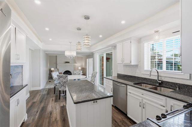 5159 Lewis Drive, Sterling Heights, MI 48310