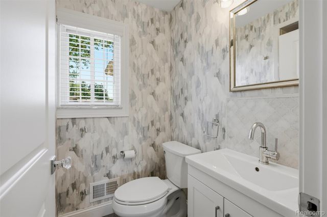 5159 Lewis Drive, Sterling Heights, MI 48310