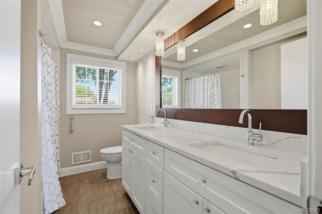5159 Lewis Drive, Sterling Heights, MI 48310
