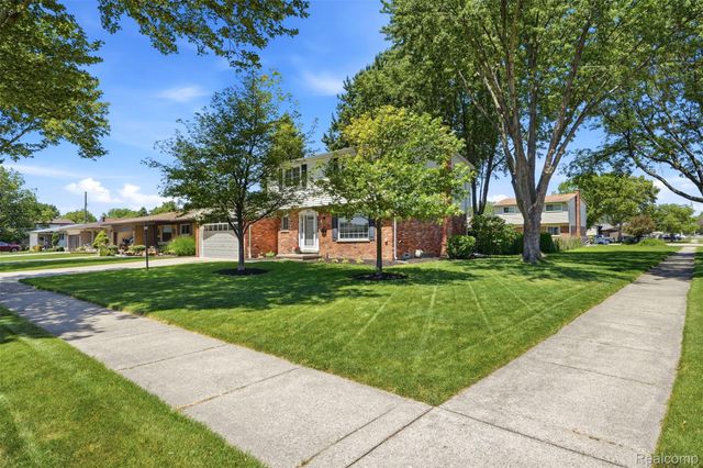 5159 Lewis Drive, Sterling Heights, MI 48310