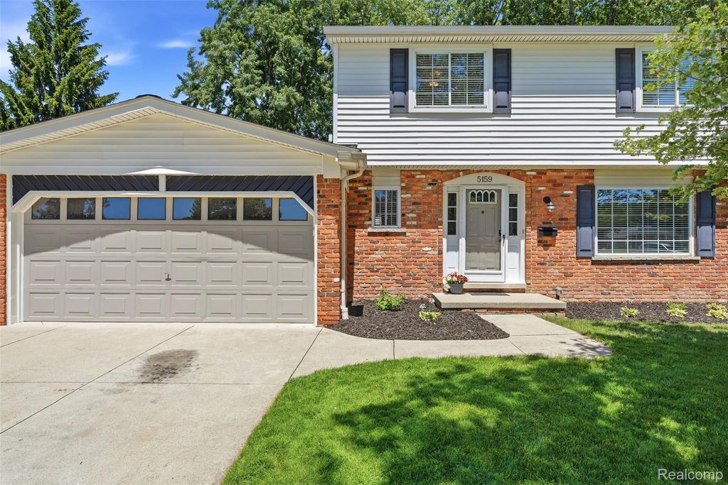 5159 Lewis Drive, Sterling Heights, MI 48310