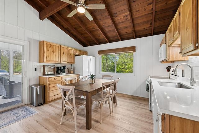 135 Tanager Drive, New Alexandria, PA 15670