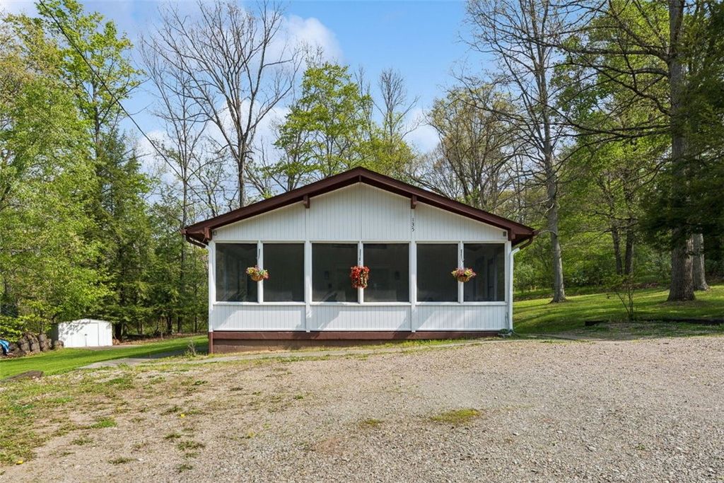 135 Tanager Drive, New Alexandria, PA 15670