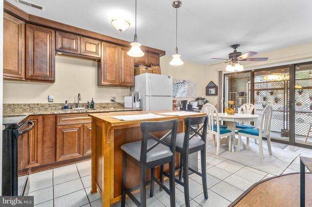 34 PROVINCETOWN DR, Marlton, NJ 08053