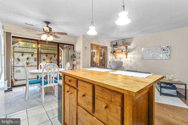 34 PROVINCETOWN DR, Marlton, NJ 08053