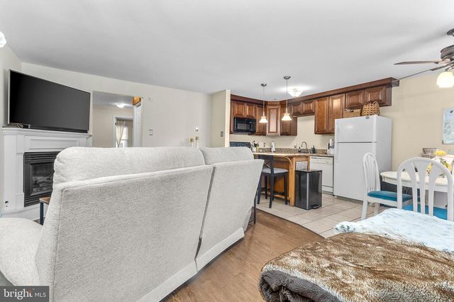 34 PROVINCETOWN DR, Marlton, NJ 08053