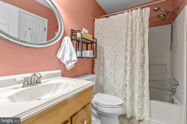 34 PROVINCETOWN DR, Marlton, NJ 08053