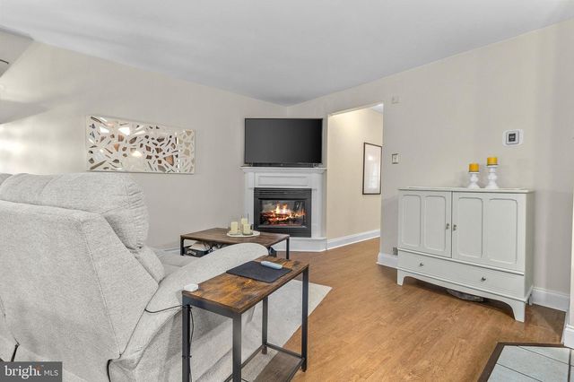 34 PROVINCETOWN DR, Marlton, NJ 08053