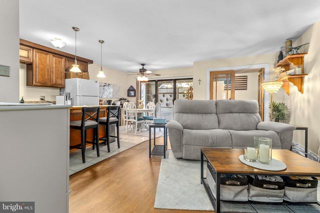 34 PROVINCETOWN DR, Marlton, NJ 08053