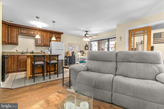 34 PROVINCETOWN DR, Marlton, NJ 08053