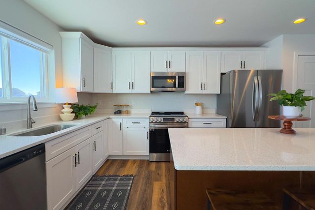 1684 Misty Ridge LANE, Grafton, WI 53024