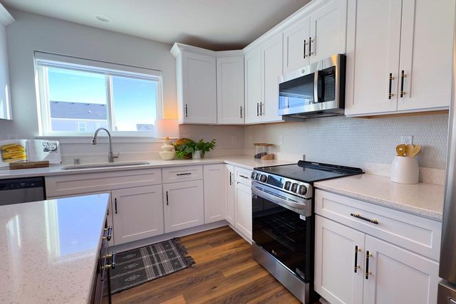 1684 Misty Ridge LANE, Grafton, WI 53024