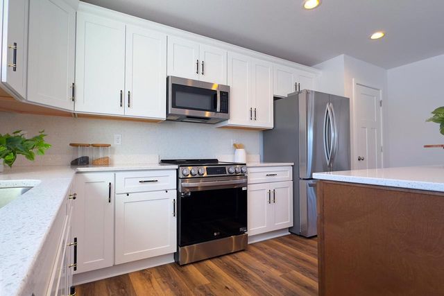 1684 Misty Ridge LANE, Grafton, WI 53024