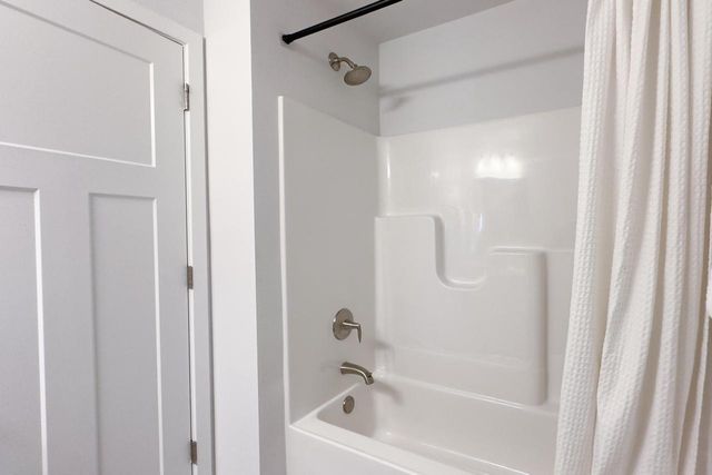 1684 Misty Ridge LANE, Grafton, WI 53024