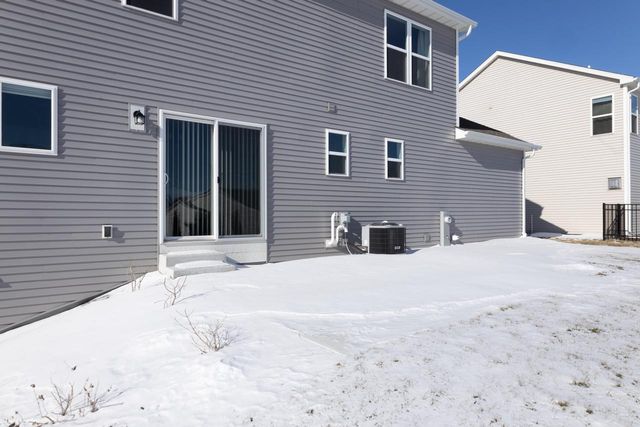 1684 Misty Ridge LANE, Grafton, WI 53024