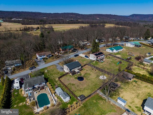 13 CRAIG RUN RD, Duncannon, PA 17020