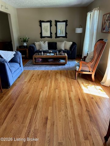 7611 Cedar Hollow Dr, Louisville, KY 40291