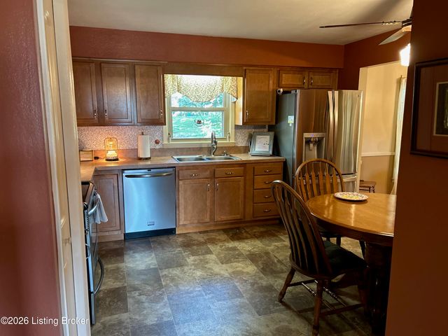 7611 Cedar Hollow Dr, Louisville, KY 40291