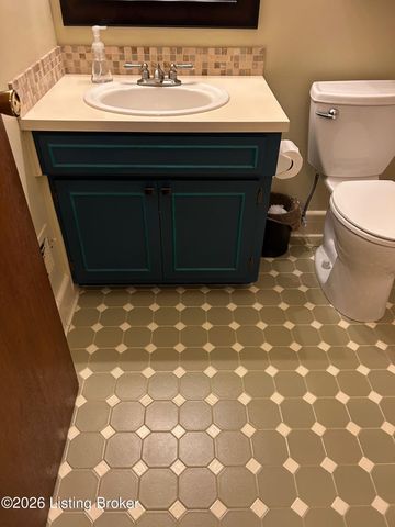 7611 Cedar Hollow Dr, Louisville, KY 40291