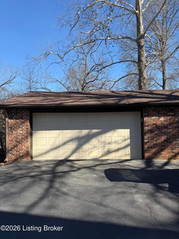 7611 Cedar Hollow Dr, Louisville, KY 40291