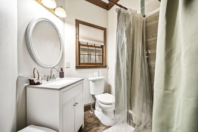 297 Mossy NW Way, Kennesaw, GA 30152