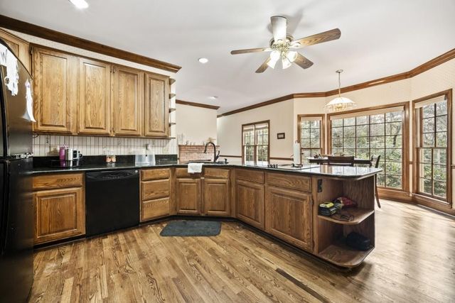 297 Mossy NW Way, Kennesaw, GA 30152