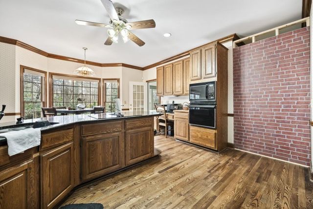 297 Mossy NW Way, Kennesaw, GA 30152