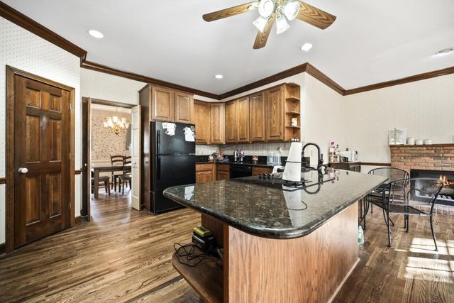 297 Mossy NW Way, Kennesaw, GA 30152