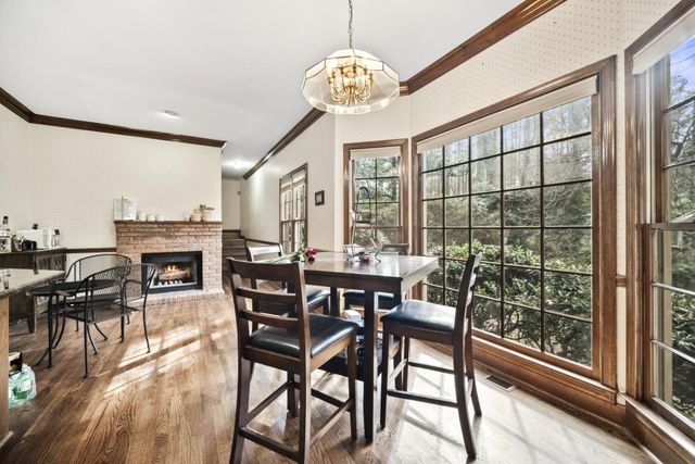 297 Mossy NW Way, Kennesaw, GA 30152