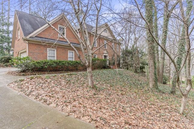 297 Mossy NW Way, Kennesaw, GA 30152