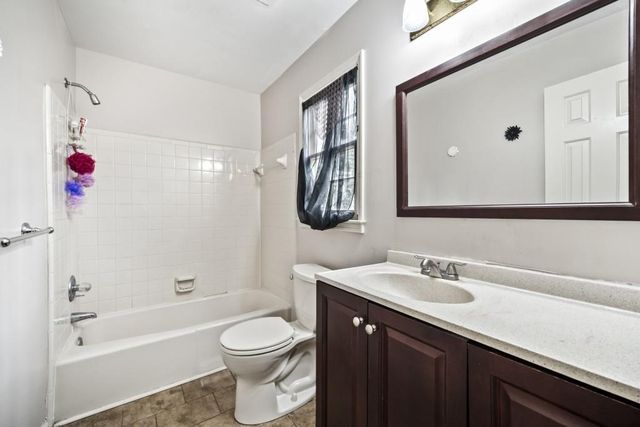 297 Mossy NW Way, Kennesaw, GA 30152