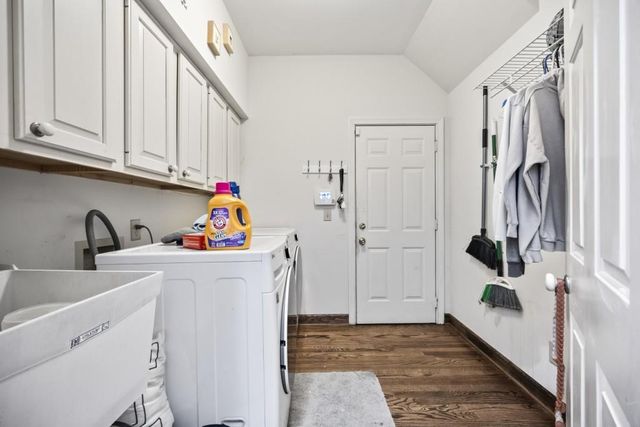 297 Mossy NW Way, Kennesaw, GA 30152