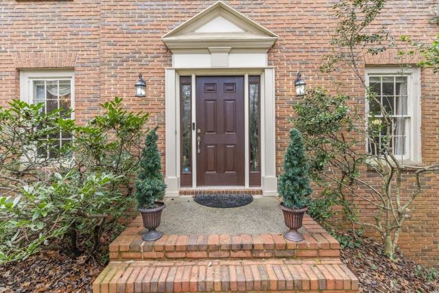 297 Mossy NW Way, Kennesaw, GA 30152