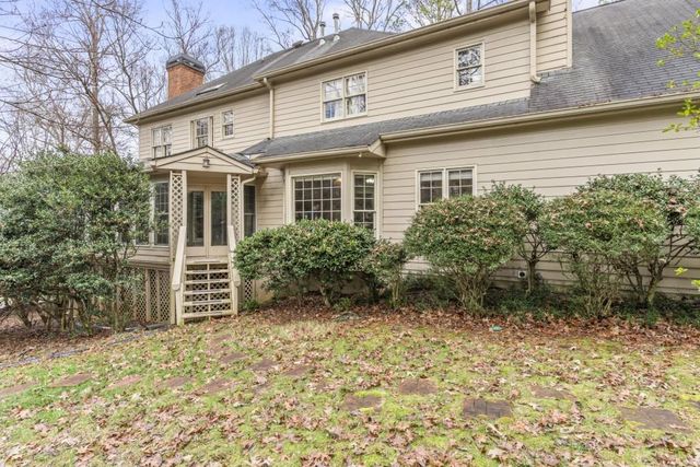 297 Mossy NW Way, Kennesaw, GA 30152