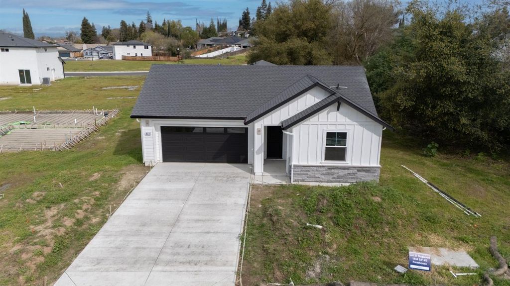 901 Old Stockton Rd, Oakdale, CA 95361