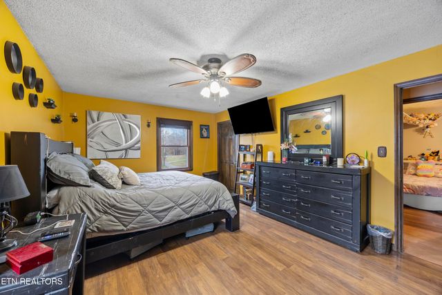 364 Orchard Valley Drive, Harriman, TN 37748