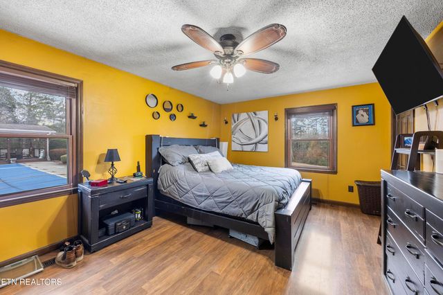 364 Orchard Valley Drive, Harriman, TN 37748