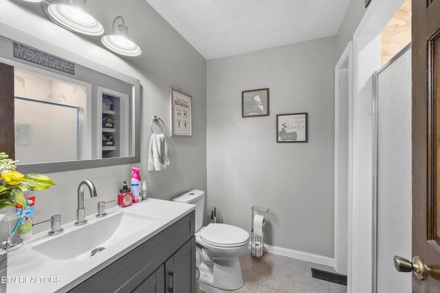 364 Orchard Valley Drive, Harriman, TN 37748