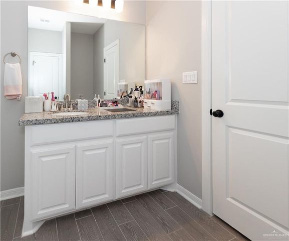 8304 N 35th Street N, Mcallen, TX 78504