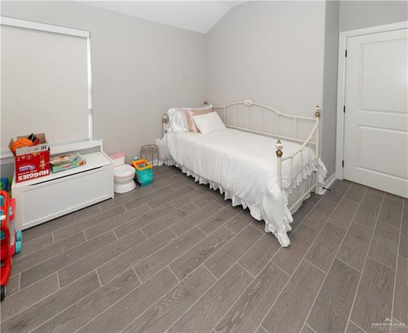 8304 N 35th Street N, Mcallen, TX 78504