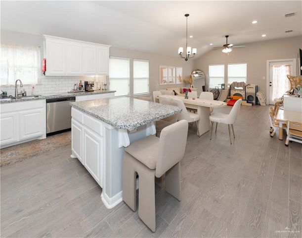 8304 N 35th Street N, Mcallen, TX 78504